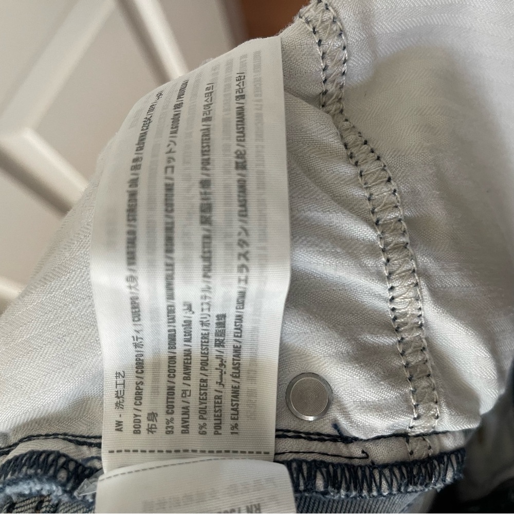 Abercrombie & Fitch The Super Skinny Ankle High Rise Distressed Jeans 26/2s - Picture 3 of 4